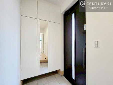 ���� �~���[�t���V���[�Y�{�b�N�X�t���Ȃ̂ŁA���ւ��Еt�����|�������₷���ł��I
�X�b�L���������ւŌ˂��J�����u�ԁA�������̂���S�n������Ԃ��o�}���Ă���܂��B