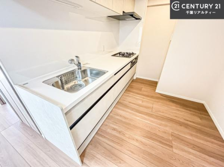 �L�b�`�� ��Ƃ肠�钲���X�y�[�X�ō�Ƃ����₷�����K�ȃL�b�`���ł��I
���q�l�ƈꏏ�ɂ��َq������y���߂�L�X�X�y�[�X�ł��B�y�����������ԂɂȂ肻���ł��ˁI