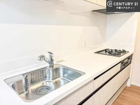 �L�b�`�� ���C�h�ȃV���N�ł��ˁI�������˂ɂ������������₷���Ǝ����y�X�d�l�̃V�X�e���L�b�`���ł��I
�f�U�C�����Ƌ@�\�������˂��L�b�`���Ő�����������܂��ˁI