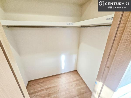 ���[ �E�H�[�N�C���N���[�[�b�g�t���ł��B��������̂��m���Ȃǂ����[���Ă��������ł��ˁI���ɂ���@�������ȂǋG�ߕ��̑傫�ȉƓd�����[�ł��܂��B