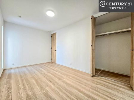 ���r���O�ȊO�̋��� �V���v���Ƀf�U�C������Ă��邽�߁A�Ƌ��I�т܂���I
���C�ɓ���̉Ƌ��u���Ă��낰���Ԃ���邱�Ƃ��ł��܂��B