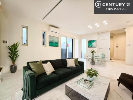 ���r���O �Ƌ��CG�p�[�X�ł��B�S�n�ǂ����r���O�͉Ƒ������R�ƏW�܂�܂��B�Ƒ��c�R�̎��Ԃ����������ł��B���Ƒ��ƁA����w�[���������Ԃ��߂��������ł��ˁB