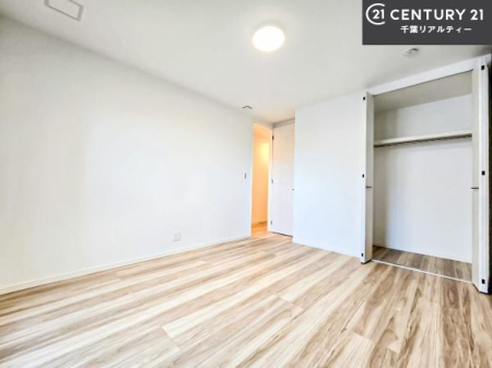 �m�� �V���v���Ƀf�U�C������Ă��邽�߁A�Ƌ��I�т܂���I
���C�ɓ���̉Ƌ��u���Ă��낰���Ԃ���邱�Ƃ��ł��܂��B