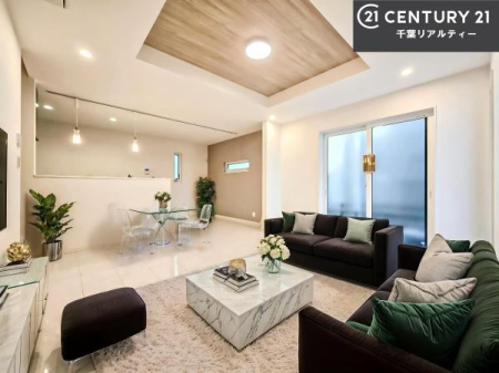 ���r���O �Ƌ��CG�p�[�X�ł��B��؂ȉƑ����W�܂邩�炱��LDK�ɂ͂�����肽���B
�q�����������C�ɏ΂��Ȃ��瑖�����Ă���p�����������u�L���Ƃɂ��ėǂ������v�Ǝv���u�Ԃł��B