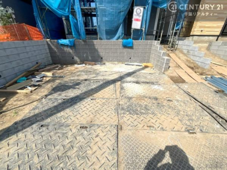 ���ԏ� ���ԃX�y�[�X��2�䕪����܂��I�Z�J���h�J�[�͂������A�o�C�N�⎩�]�ԂȂǂ��u���ꏊ�ɍ���܂���B