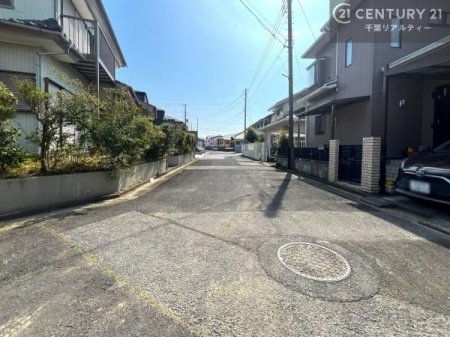 �O�ʓ��H�܂ތ��n�ʐ^ �S�䂭�܂Ō��n����������������悤�A�����ē��̂��p�ӂ������Ă���܂��B���C�y�ɂ��₢���킹�̏�A���z�̕�炵�ւ̈�������i�߂��������I