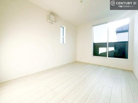 �Q�� �o���R�j�[�ɖʂ��Ă���m���ł��B���邭�����肪����A���C����������ł��܂��I���N���āA�O�ɏo�Ĕw�L�т����[�ċz�����ǂ������}������邱�Ƃ��ł��܂��B