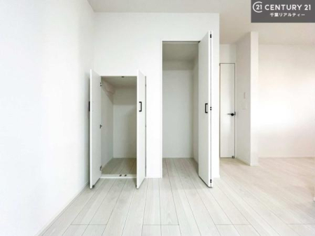 ���[ �E�H�[�N�C���N���[�[�b�g�t���ł��B��������̂��m���Ȃǂ����[���Ă��������ł��ˁI���ɂ���@�������ȂǋG�ߕ��̑傫�ȉƓd�����[�ł��܂��B