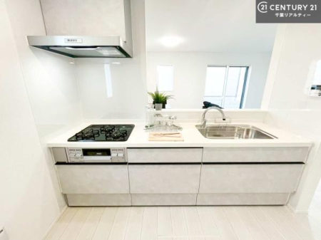 �L�b�`�� ��Ƃ����₷���V�X�e���L�b�`���ł��I���[����������t���Ă���̂ŁA�����X�y�[�X�ɕ���u���Ȃ��čςނ̂ŁA�L�X�g���āA���K�ɍ�Ƃ��ł��܂��I