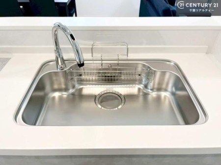 �L�b�`�� ���C�h�ȃV���N�ł��ˁI�������˂ɂ������������₷���Ǝ����y�X�d�l�̃V�X�e���L�b�`���ł��I
�f�U�C�����Ƌ@�\�������˂��L�b�`���Ő�����������܂��ˁI