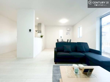 ���r���O �S�n�ǂ����r���O�͉Ƒ������R�ƏW�܂�܂��B�Ƒ��c�R�̎��Ԃ����������ł��B���Ƒ��ƁA����w�[���������Ԃ��߂��������ł��ˁB