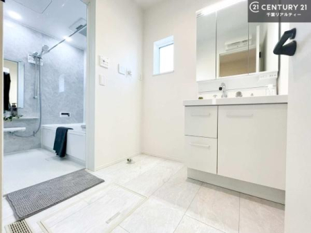 ���ʑ�E���ʏ� �����̂������ʏ��́A���ƕ�������₷���A���ł����K�ɂ��g�����������܂��B�O�ʋ��Ŏg�����肪�ǂ��A�������[�������Ă���܂��̂ŁA���p�i��X�L���P�A�p�i���������萮���ł��܂��B