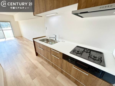 �L�b�`�� ��Ƃ肠�钲���X�y�[�X�ō�Ƃ����₷�����K�ȃL�b�`���ł��I
���q�l�ƈꏏ�ɂ��َq������y���߂�L�X�X�y�[�X�ł��B�y�����������ԂɂȂ肻���ł��ˁI