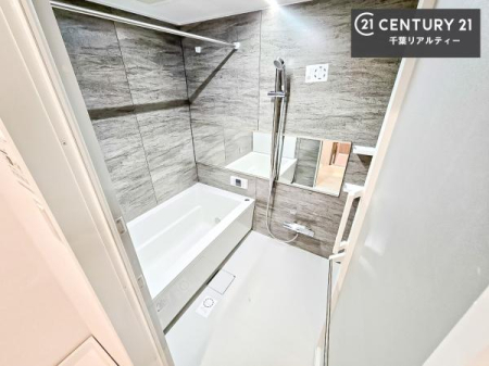 ���� �������������l�̕��͋C�̃o�X���[���́A�����o�Ă��ăo�X�^�C�����[���I
���d���撣���Ă��邲�J���ɂ��D�݂̓����̓����܂����āA�y����ł݂Ă͂������ł��傤���H