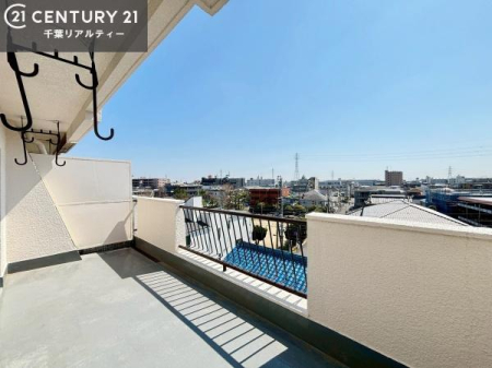 �Z�˂���̒��]�ʐ^ �O�ʂɌ������Ȃ����߁A�J�������ӂ�钭�]�������B���E���傫���L����A��̍L������������Z���ł��B