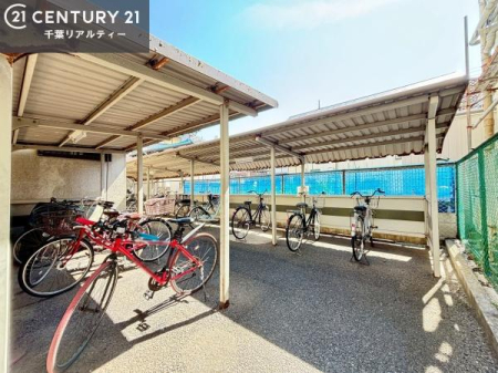 ���̑����p�� ���֏ꊮ���ŁA���q���܂̎��]�Ԃ�ʋΗp�̎��]�Ԃ����S���Ēu���܂��B���Ƒ��ɂ����ꂵ���֗��Ȑݔ��ł��B
�󂫏󋵂����C�y�ɂ��₢���킹���������B