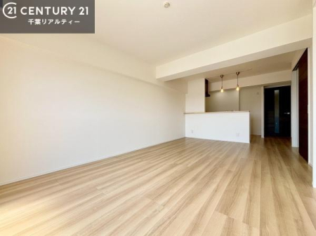 ���r���O ��؂ȉƑ����W�܂邩�炱��LDK�ɂ͂�����肽���B
�q�����������C�ɏ΂��Ȃ��瑖�����Ă���p�����������u�L���Ƃɂ��ėǂ������v�Ǝv���u�Ԃł��B