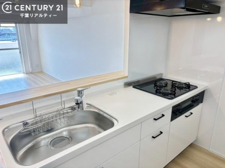 �L�b�`�� ��l�C�̑Ζʎ��V�X�e���L�b�`�����̗p���Ă��܂��I���Ƒ��̃R�~���j�P�[�V���������R�Ƒ�����݌v�ł��B
���q�l�ɂ��ڂ��͂��̂Ŋ������ł��ˁI�L�X�g���ĉ��K�ō�Ƃ��i�݂܂��B