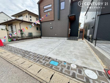 ���ԏ� ����3�䒓�ԉ\�Ȃ�Ƃ�̃J�[�X�y�[�X�B���Ƒ����ꂼ��̂��Ԃ͂������A���q���ɂ����S���Ă��g������������J���I�Ȓ��ԋ�Ԃł��B