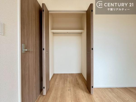 �m�� �S�����Ɏ��[�X�y�[�X����������m�ۂ����A�g������̗ǂ��Z�܂��B�e���������ƂɈߗނ���p�i����������Ɛ����ł��邽�߁A��������}������������Ԃ�ۂĂ܂��B