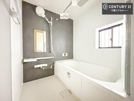 ���� �������������l�̕��͋C�̃o�X���[���́A�����o�Ă��ăo�X�^�C�����[���I
���d���撣���Ă��邲�J���ɂ��D�݂̓����̓����܂����āA�y����ł݂Ă͂������ł��傤���H