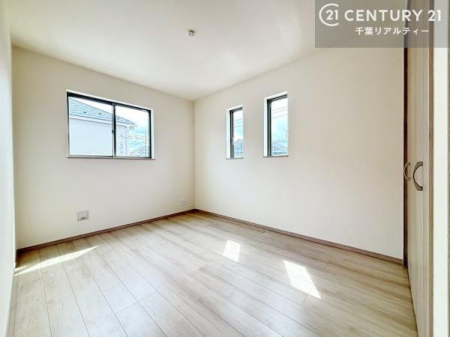 �m�� �V���v���Ƀf�U�C������Ă��邽�߁A�Ƌ��I�т܂���I
���C�ɓ���̉Ƌ��u���Ă��낰���Ԃ���邱�Ƃ��ł��܂��B
