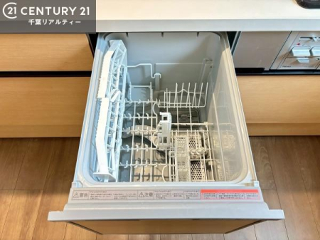 �L�b�`�� �H��@�t���̃L�b�`���ł��I�Z���������r��h�~�Ƃ��đ�ϊ��􂷂�֗��Ȏd�l�ł��I�r���g�C���Ȃ̂ŃL�b�`���̏ꏊ����炸�����X�y�[�X���L���g�����Ƃ��o���܂��I