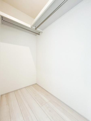 ���[ �E�H�[�N�C���N���[�[�b�g�t���ł��B��������̂��m���Ȃǂ����[���Ă��������ł��ˁI���ɂ���@�������ȂǋG�ߕ��̑傫�ȉƓd�����[�ł��܂��B�i�{�H��j