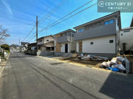 �O�ʓ��H�܂ތ��n�ʐ^ �S�䂭�܂Ō��n����������������悤�A�����ē��̂��p�ӂ������Ă���܂��B���C�y�ɂ��₢���킹�̏�A���z�̕�炵�ւ̈�������i�߂��������I