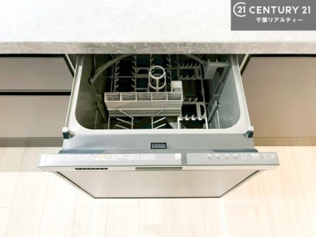 ���d�l�ʐ^(�L�b�`���j �H��@�t���̃L�b�`���ł��I�Z���������r��h�~�Ƃ��đ�ϊ��􂷂�֗��Ȏd�l�ł��I�r���g�C���Ȃ̂ŃL�b�`���̏ꏊ����炸�����X�y�[�X���L���g�����Ƃ��o���܂��I�i���d�l�j