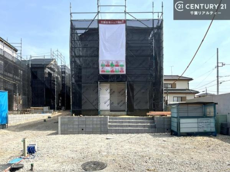 ���̑����n ���݌��z���B������͖��邭�J���I�ȃ��r���O��ŐV�ݔ��̃L�b�`���Ȃǉ��K�ȋ�Ԃ��L����܂��B�����������炱���g�V������炵�h�ւ̊��҂����܂�Z�܂��B�����������Ȃ����z���̗l�q���K���ł��B