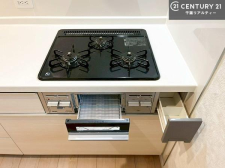 �L�b�`�� �R�����͎O������̂ł������̓����i�s���ł��܂��B
�������O�����t���ł��B�����X�y�[�X���L�X���Ă���׍�Ƃ����₷���I�g�����肪�ǂ��V�X�e���L�b�`���ł��I