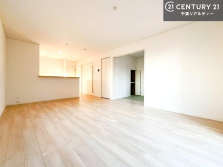 ���r���O �S�n�ǂ����r���O�͉Ƒ������R�ƏW�܂�܂��B�Ƒ��c�R�̎��Ԃ����������ł��B���Ƒ��ƁA����w�[���������Ԃ��߂��������ł��ˁB