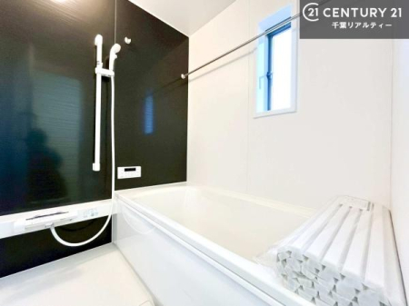 ���� �L�X�o�X�ň���̔������t���b�V���B�����L�΂���̂ŁA�����ɂ��������ƐZ����܂��ˁI�����̃o�X�^�C�����y���݂ɂȂ�܂��B