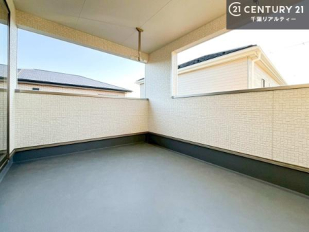 �o���R�j�[ �C���i�[�o���R�j�[�I�������t���Ă���̂ŁA�}�ɉJ���~���Ă��G��ɂ������S�I�������������J�b�g���Ă����̂ŁA���V�C�̗ǂ����́A���O�֏o�Đ[�ċz����̂��悳�����ł��I