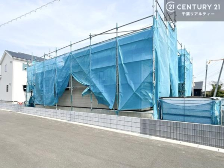 ���̑����n ���݌��z���B������͖��邭�J���I�ȃ��r���O��ŐV�ݔ��̃L�b�`���Ȃǉ��K�ȋ�Ԃ��L����܂��B�����������炱���g�V������炵�h�ւ̊��҂����܂�Z�܂��B�����������Ȃ����z���̗l�q���K���ł��B