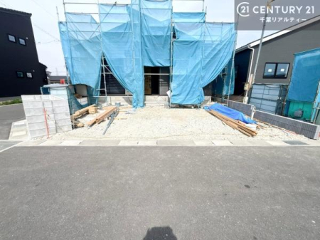 ���ԏ� ���ԃX�y�[�X��2�䕪����܂��I�Z�J���h�J�[�͂������A�o�C�N�⎩�]�ԂȂǂ��u���ꏊ�ɍ���܂���B