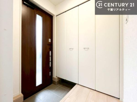 ���� �V���[�Y�{�b�N�X�t���Ȃ̂ŁA���ւ��Еt�����|�������₷���ł��I
�X�b�L���������ւŌ˂��J�����u�ԁA�������̂���S�n������Ԃ��o�}���Ă���܂��B