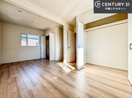 �Q�� �D���������������ޗm���́A���̖ڊo�߂��C�������ǂ������ł��ˁB���������Ԃ��������Ɖ߂������Ƃ��ł��܂��B�D�����F�����̃t���[�����O���ǂ�ȉƋ�ɂ��}�b�`���܂��I