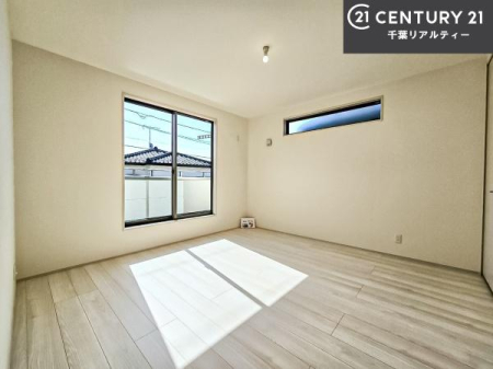 �m�� �o���R�j�[�ɖʂ��Ă���m���ł��B���邭�����肪����A���C����������ł��܂��I���N���āA�O�ɏo�Ĕw�L�т����[�ċz�����ǂ������}������邱�Ƃ��ł��܂��B