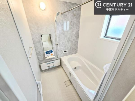 ���� �L�X�o�X�ň���̔������t���b�V���B�����L�΂���̂ŁA�����ɂ��������ƐZ����܂��ˁI�����̃o�X�^�C�����y���݂ɂȂ�܂��B