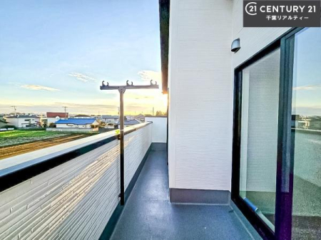 �o���R�j�[ �z������ǍD�ȃo���R�j�[�ł��I���ꂽ���ɂ͐�������n����J���I�Ȏ��Ԃ��y���߂܂��B