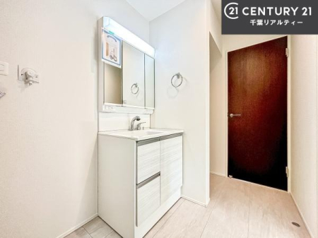 ���ʑ�E���ʏ� �[�����ʑ�{�E���́A�������˂ɂ����̂ł�����ꂪ�y�X�I���������ۂĂ܂��I
�L���C�Ȑ��ʏ��Ŏ��������̃��`�x�[�V�������オ��܂��ˁI