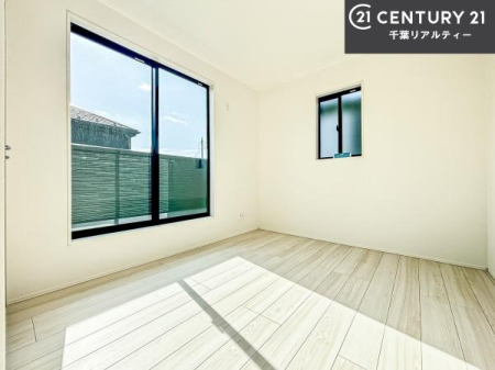 �m�� �o���R�j�[�ɖʂ��Ă���m���ł��B���邭�����肪����A���C����������ł��܂��I���N���āA�O�ɏo�Ĕw�L�т����[�ċz�����ǂ������}������邱�Ƃ��ł��܂��B