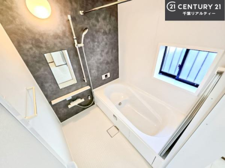 ���� �L�X�o�X�ň���̔������t���b�V���B�����L�΂���̂ŁA�����ɂ��������ƐZ����܂��ˁI�����̃o�X�^�C�����y���݂ɂȂ�܂��B