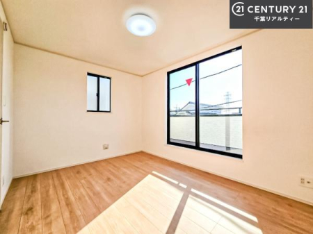 �m�� �o���R�j�[�ɖʂ��Ă���m���ł��B���邭�����肪����A���C����������ł��܂��I���N���āA�O�ɏo�Ĕw�L�т����[�ċz�����ǂ������}������邱�Ƃ��ł��܂��B