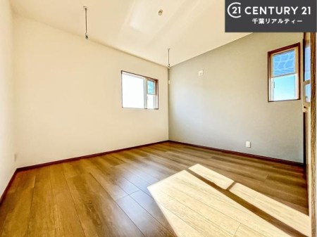 �Q�� �D���������������ޗm���́A���̖ڊo�߂��C�������ǂ������ł��ˁB���������Ԃ��������Ɖ߂������Ƃ��ł��܂��B�D�����F�����̃t���[�����O���ǂ�ȉƋ�ɂ��}�b�`���܂��I