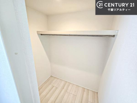 ���[ �E�H�[�N�C���N���[�[�b�g�t���ł��B��������̂��m���Ȃǂ����[���Ă��������ł��ˁI���ɂ���@�������ȂǋG�ߕ��̑傫�ȉƓd�����[�ł��܂��B