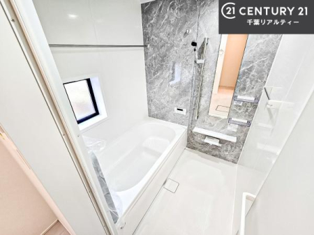 ���� �L�X�o�X�ň���̔������t���b�V���B�����L�΂���̂ŁA�����ɂ��������ƐZ����܂��ˁI�����̃o�X�^�C�����y���݂ɂȂ�܂��B