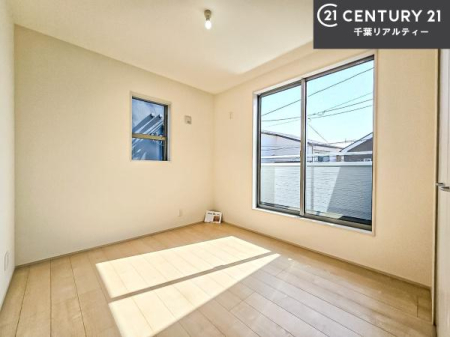 �m�� �V���v���Ƀf�U�C������Ă��邽�߁A�Ƌ��I�т܂���I
���C�ɓ���̉Ƌ��u���Ă��낰���Ԃ���邱�Ƃ��ł��܂��B